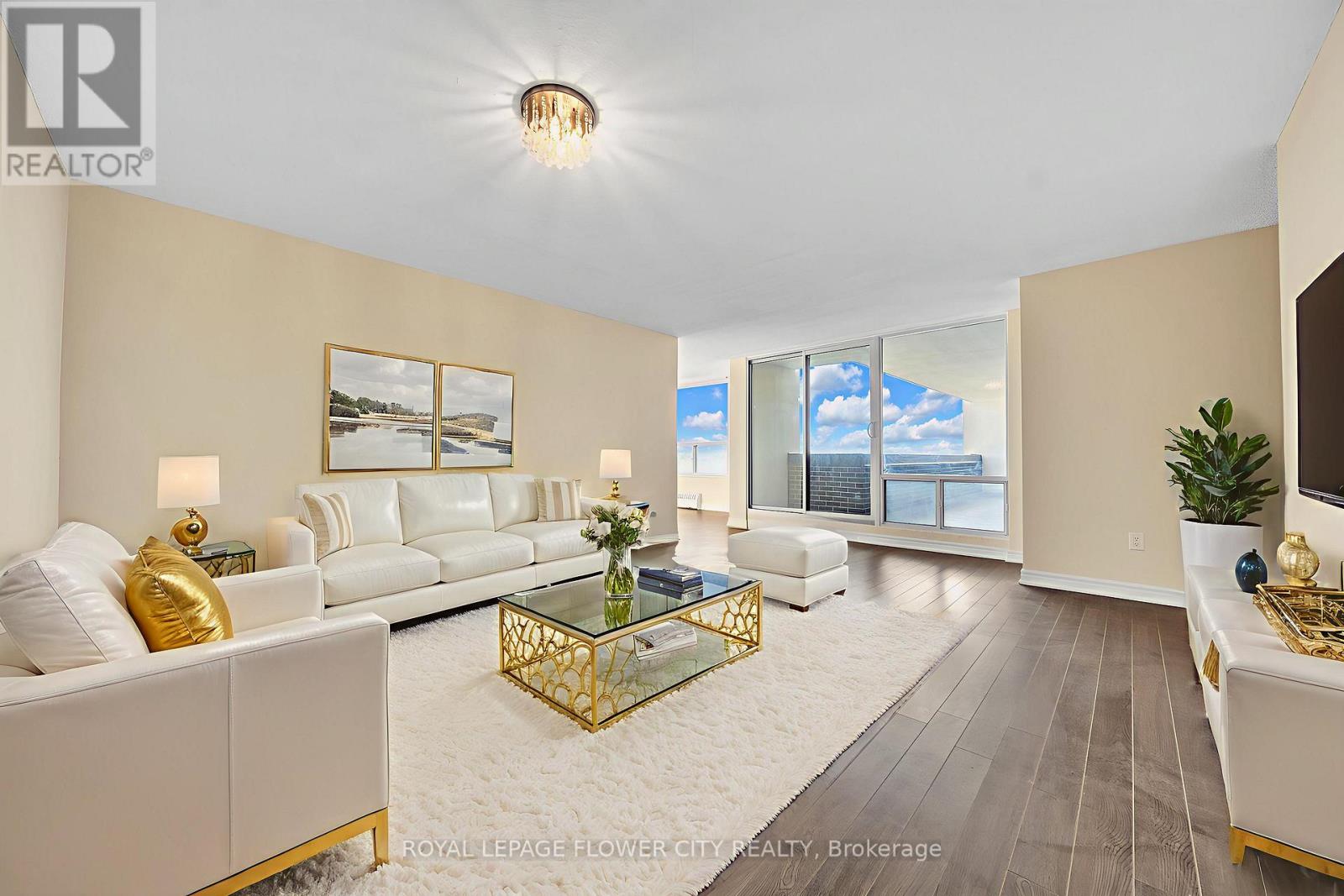 602 1515 Lakeshore Rd E, Mississauga, ON L5E 3E3