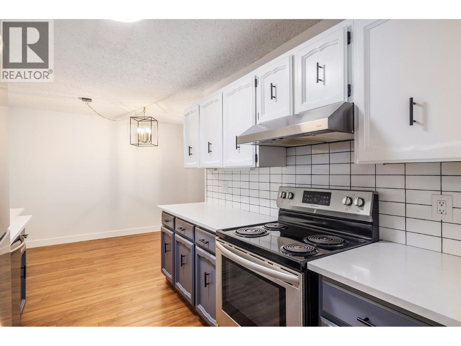 555 Rowcliffe Avenue Unit 307, Kelowna, BC V1Y 5Y8