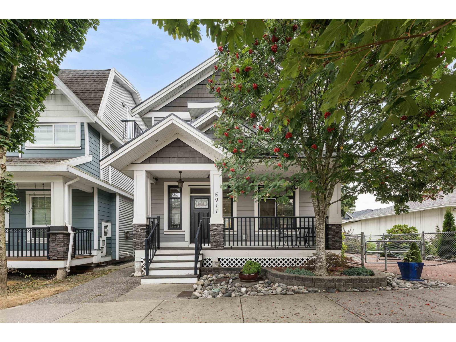 131 Street Unit 5911 #a, Surrey, BC V3X 0E4