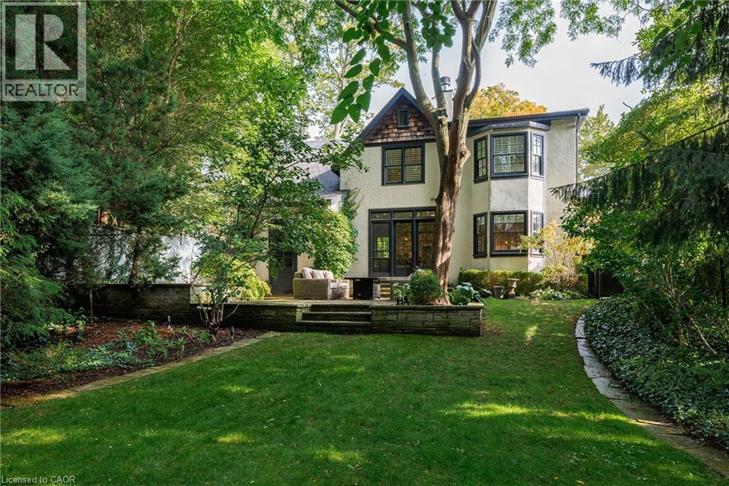 44 Howard Ave, Oakville, ON L6J 3Y3