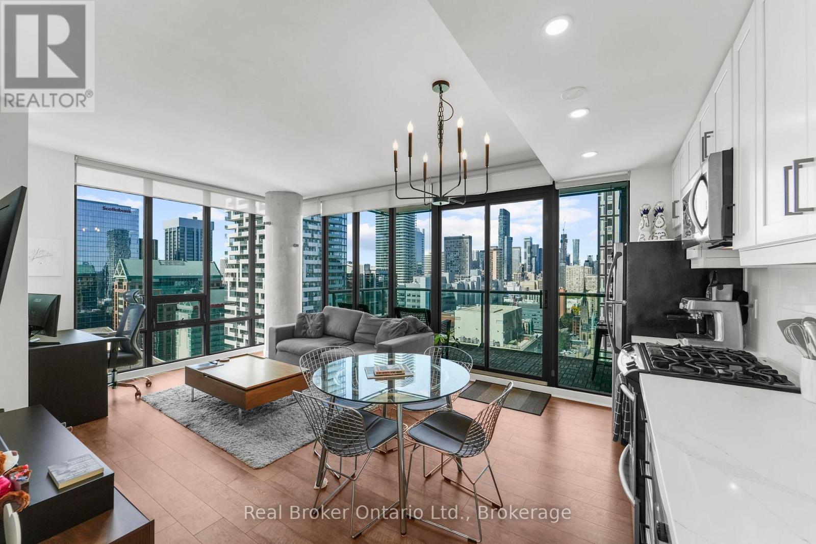 2902 33 Lombard St, Toronto, ON M5C 3H8
