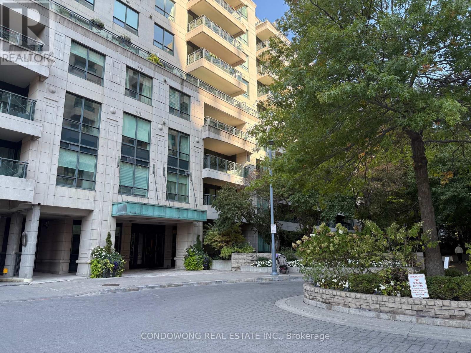 906 25 Scrivener Sq, Toronto, ON M4W 3Y6
