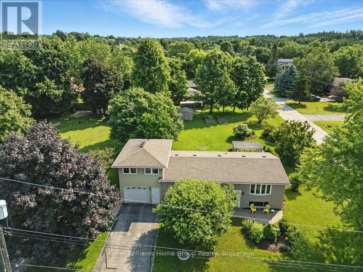 120 Can Robert St, Centre Wellington Fergus, ON N1M 3C1