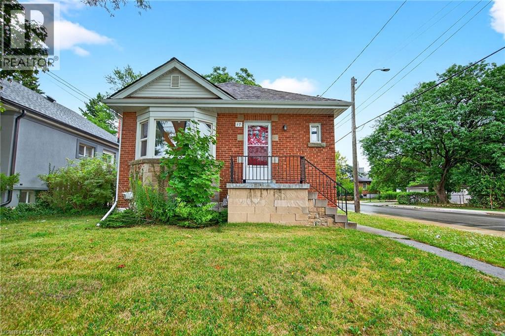 17 W 3rd St, Hamilton, ON L9C 3J5