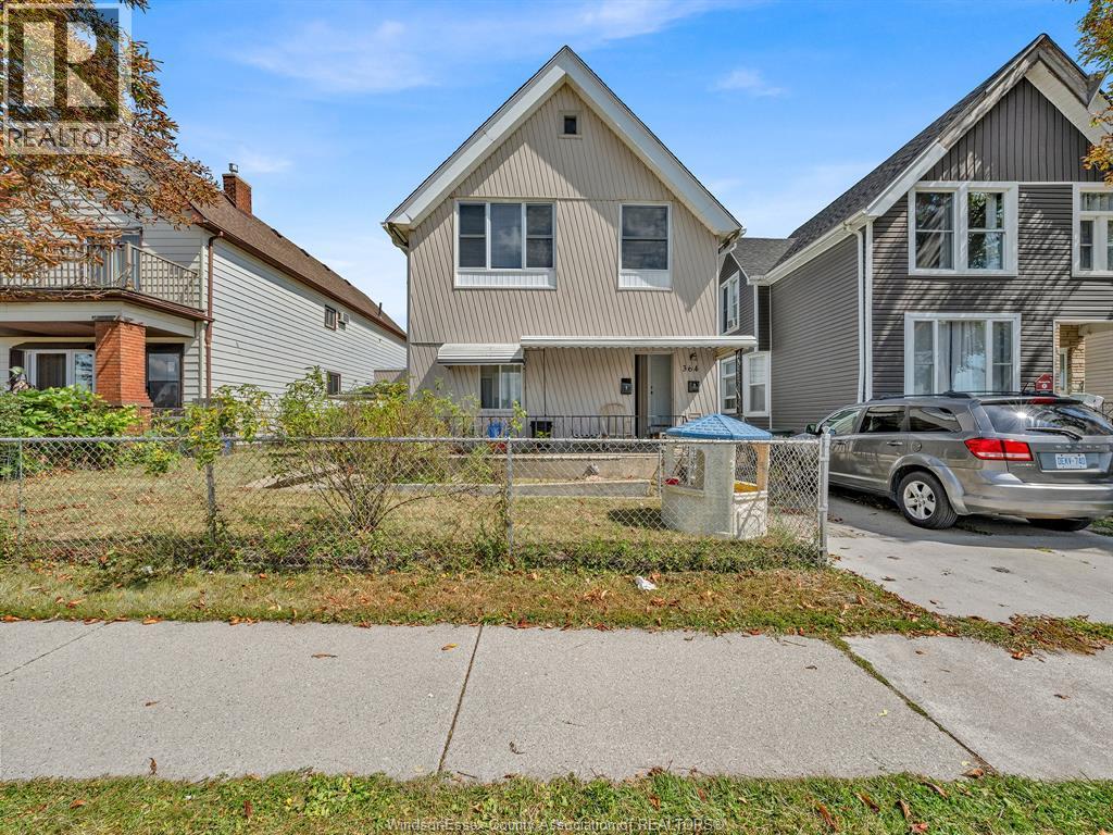 364 Crawford Ave, Windsor, ON N9A 5C4