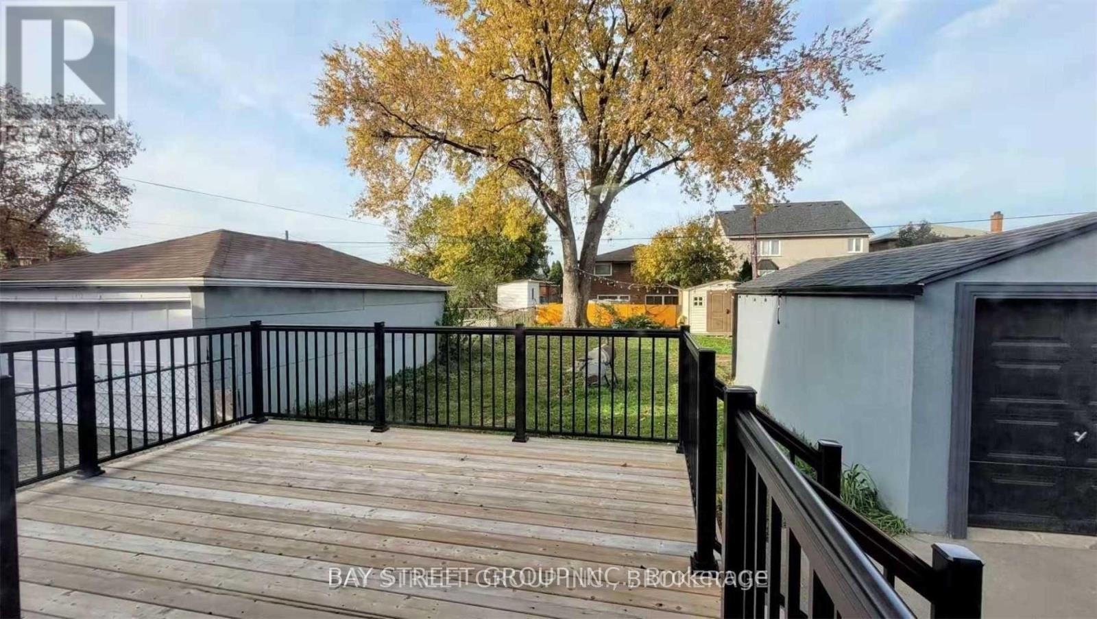 168 Regent Rd, Toronto Downsview-roding-cfb, ON M3K 1H7