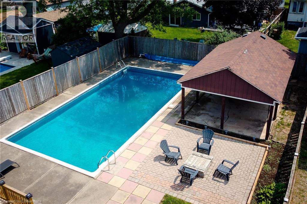 38 Stewart St, Grimsby, ON L3M 3M8