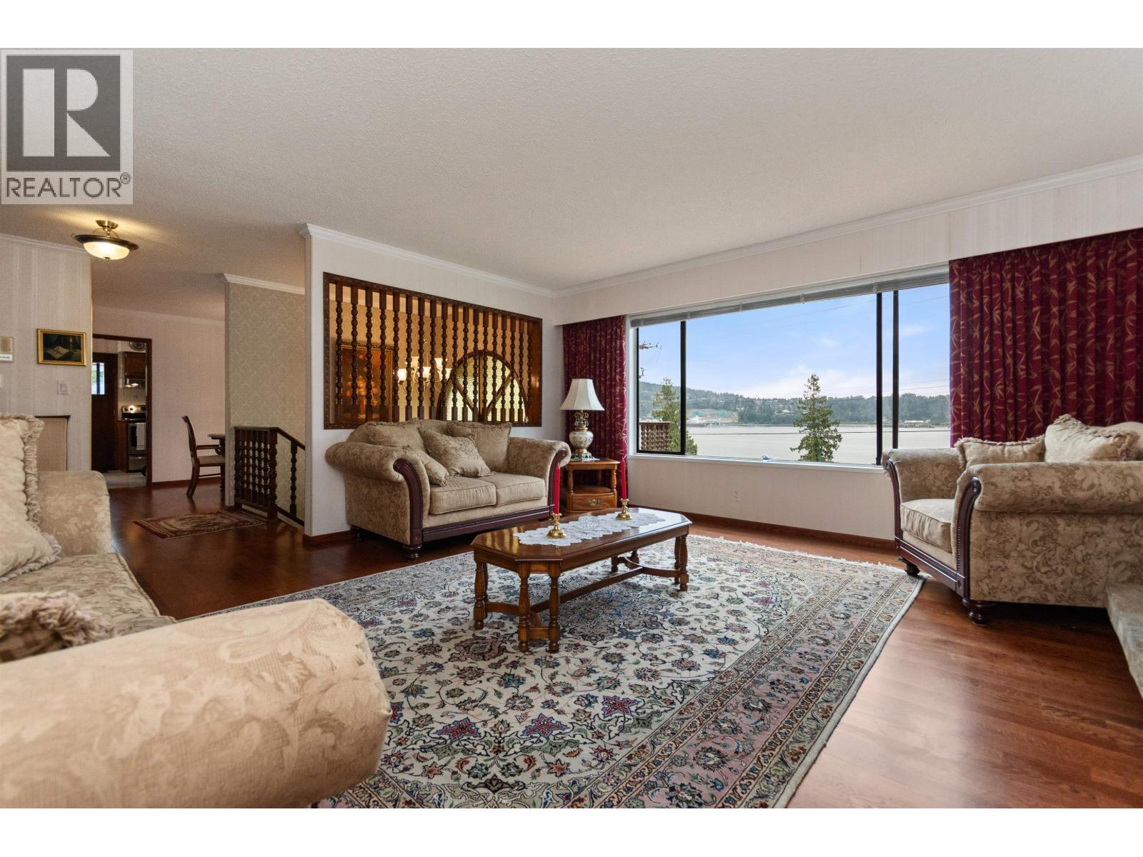3772 Dollarton Hwy, North Vancouver, BC V7G 1A2
