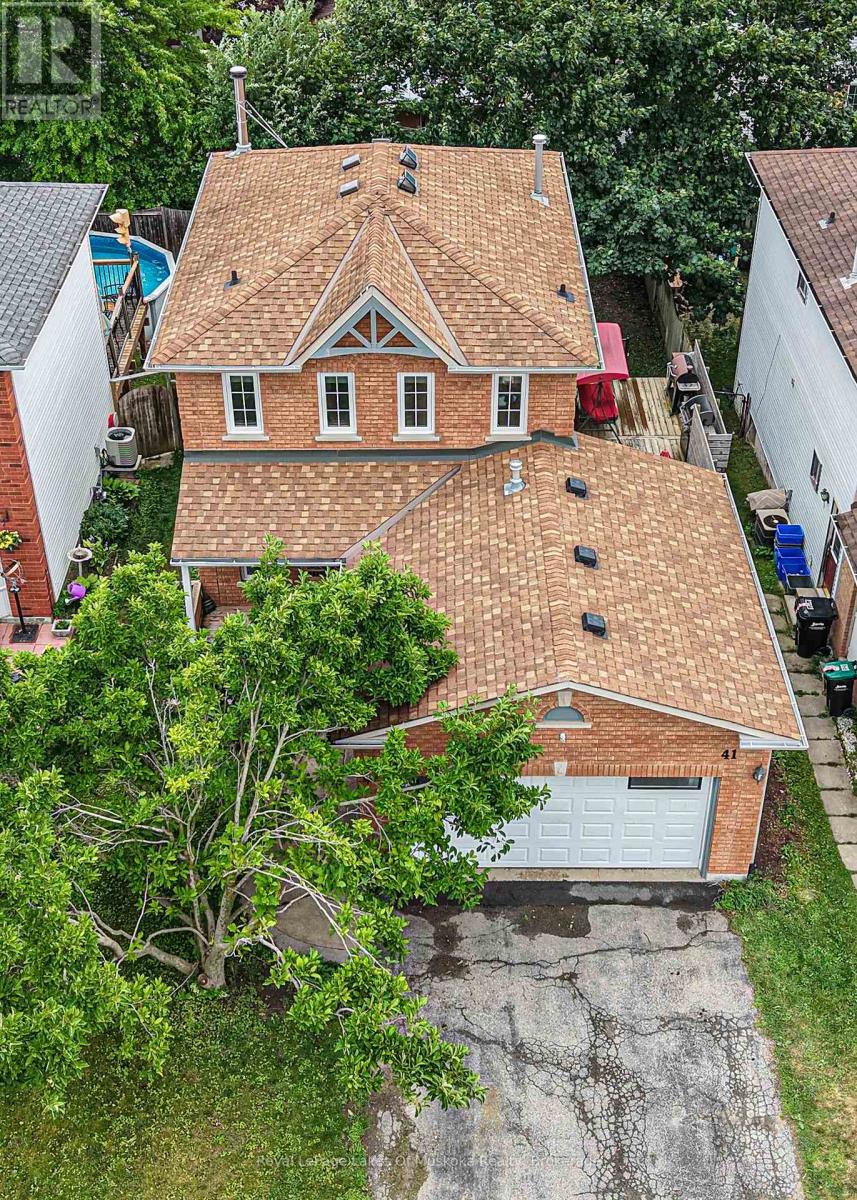 41 Penton Dr, Barrie, ON L4N 7A3