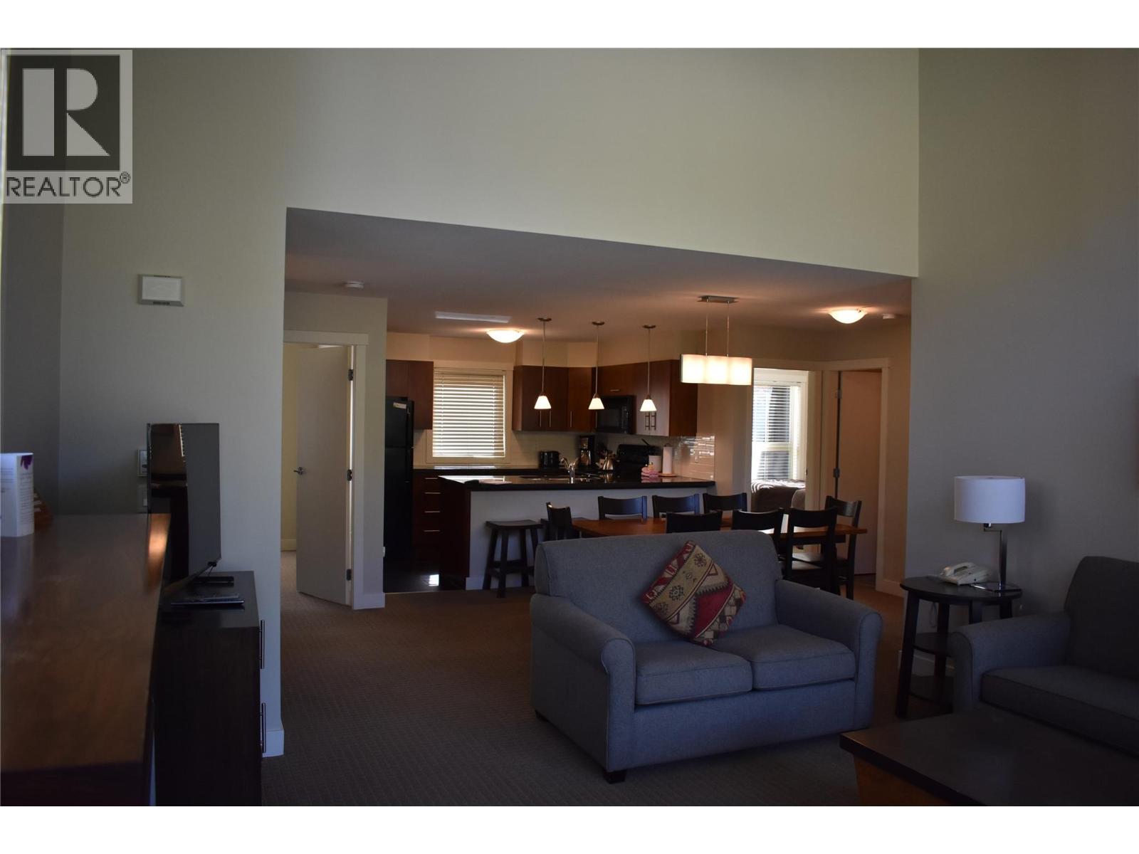 2049 Summit Drive Unit 422 C, Panorama, BC V0A 1T0