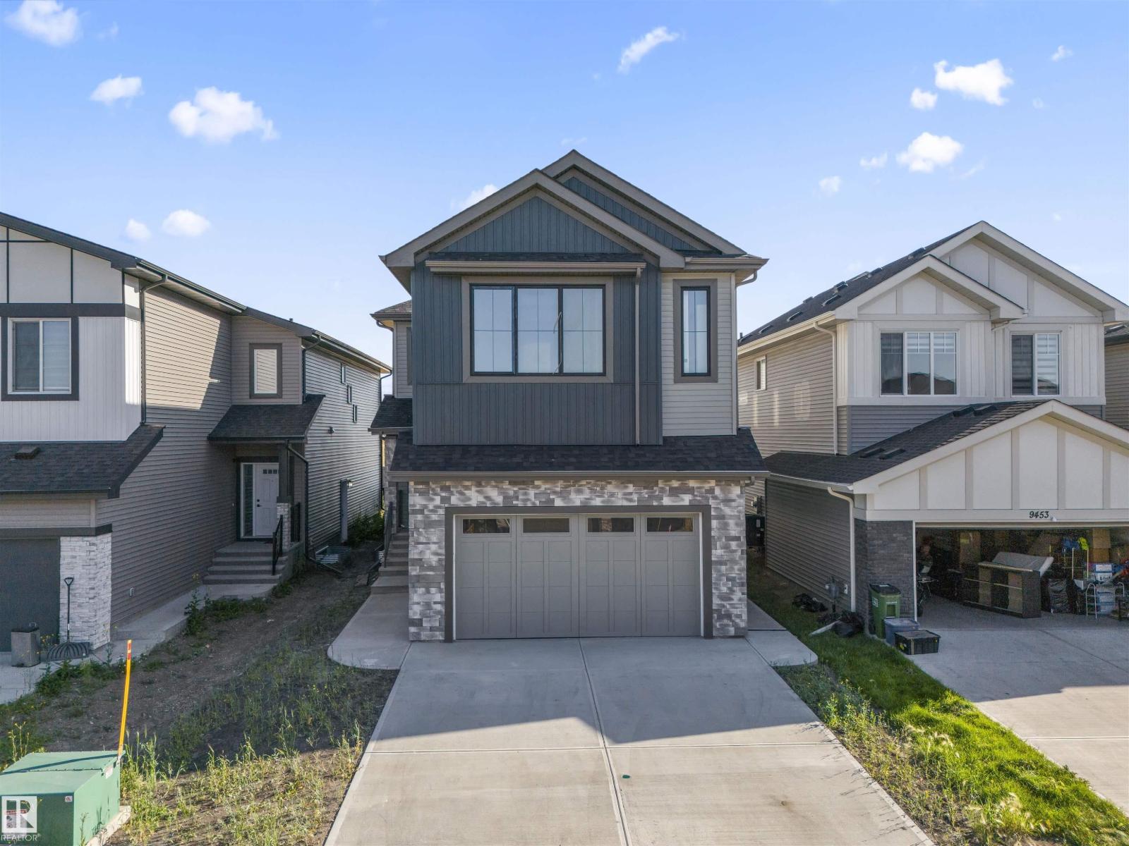 9451 Pear Cres SW, Edmonton, AB T6X 2Z5