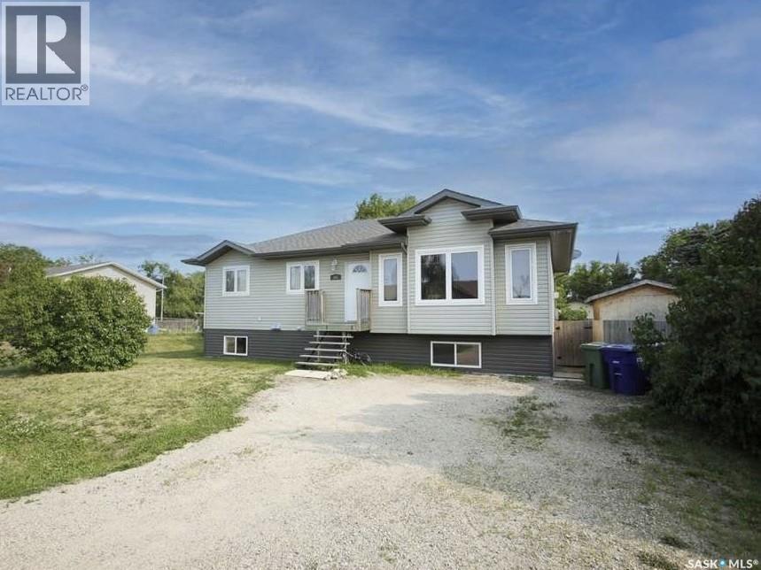 302 3rd Street, Dundurn, SK S0K 1K0