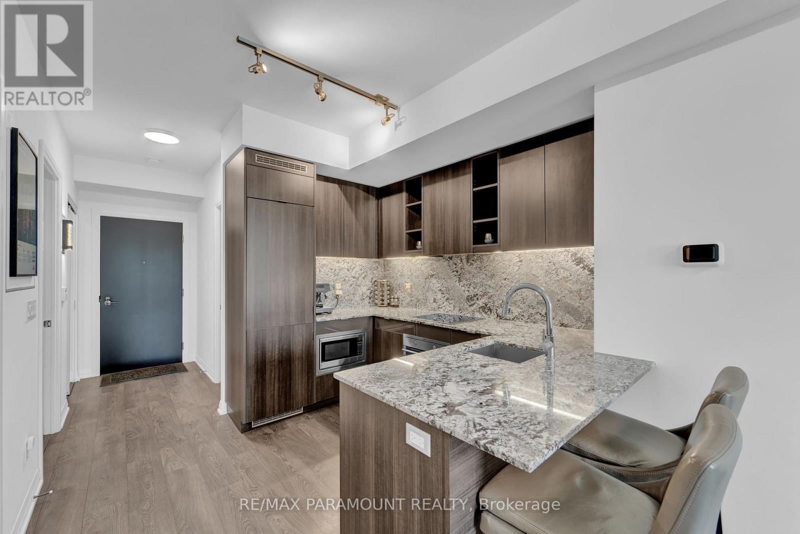 418 101 Erskine Ave, Toronto, ON M4P 0C5