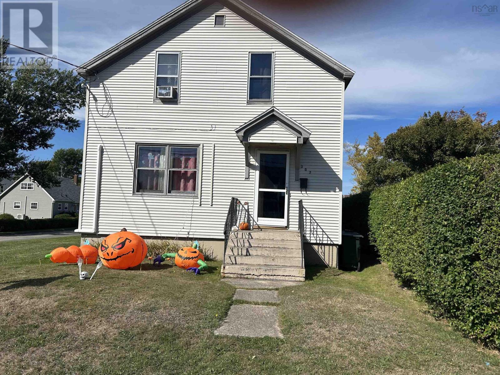 307 Cabot St, Sydney, NS B1P 4E9