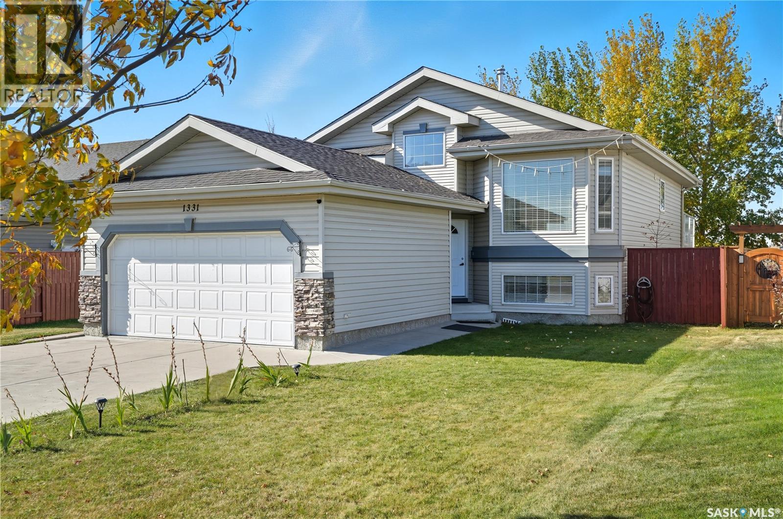 1331 Hughes Dr, Saskatoon, SK S7L 7N1