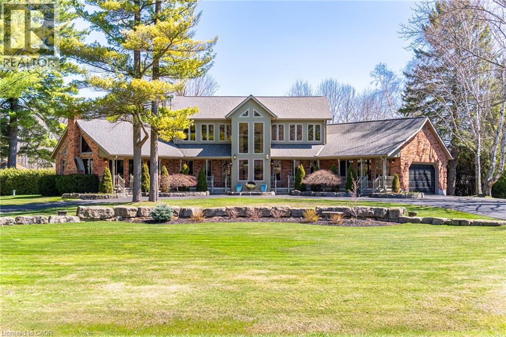587 Hillcrest Rd, Simcoe, ON N3Y 4K1
