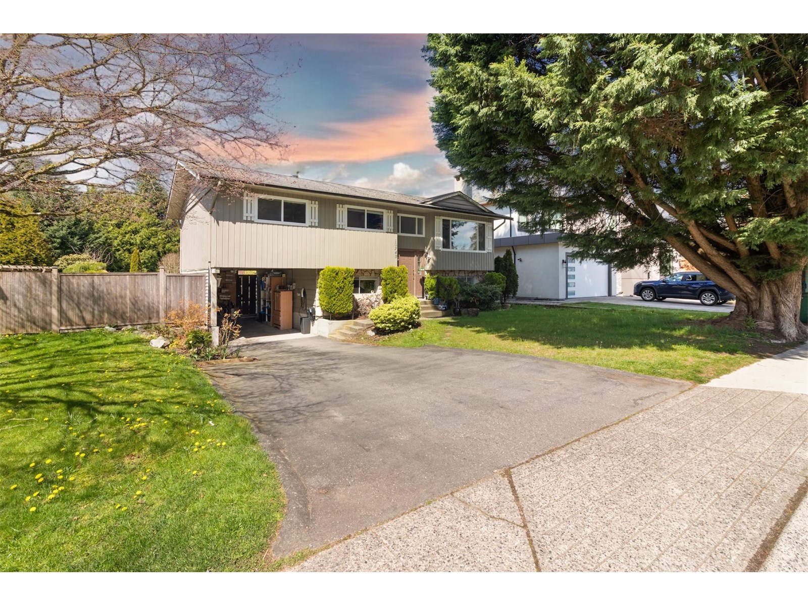 10743 Dunlop Rd, Delta, BC V4C 2M7