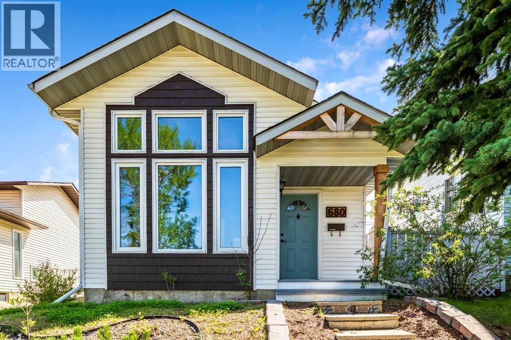 680 Macewan Dr NW, Calgary, AB T3K 3J5