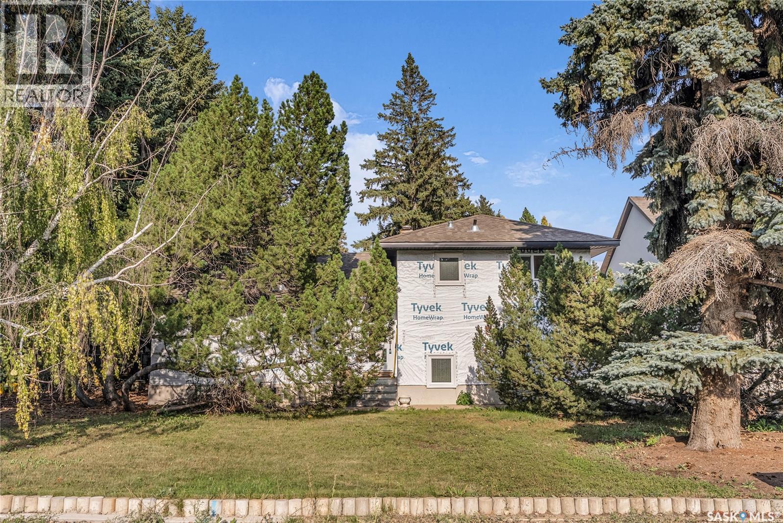 1218 Haida Ave, Saskatoon, SK S7M 3W7