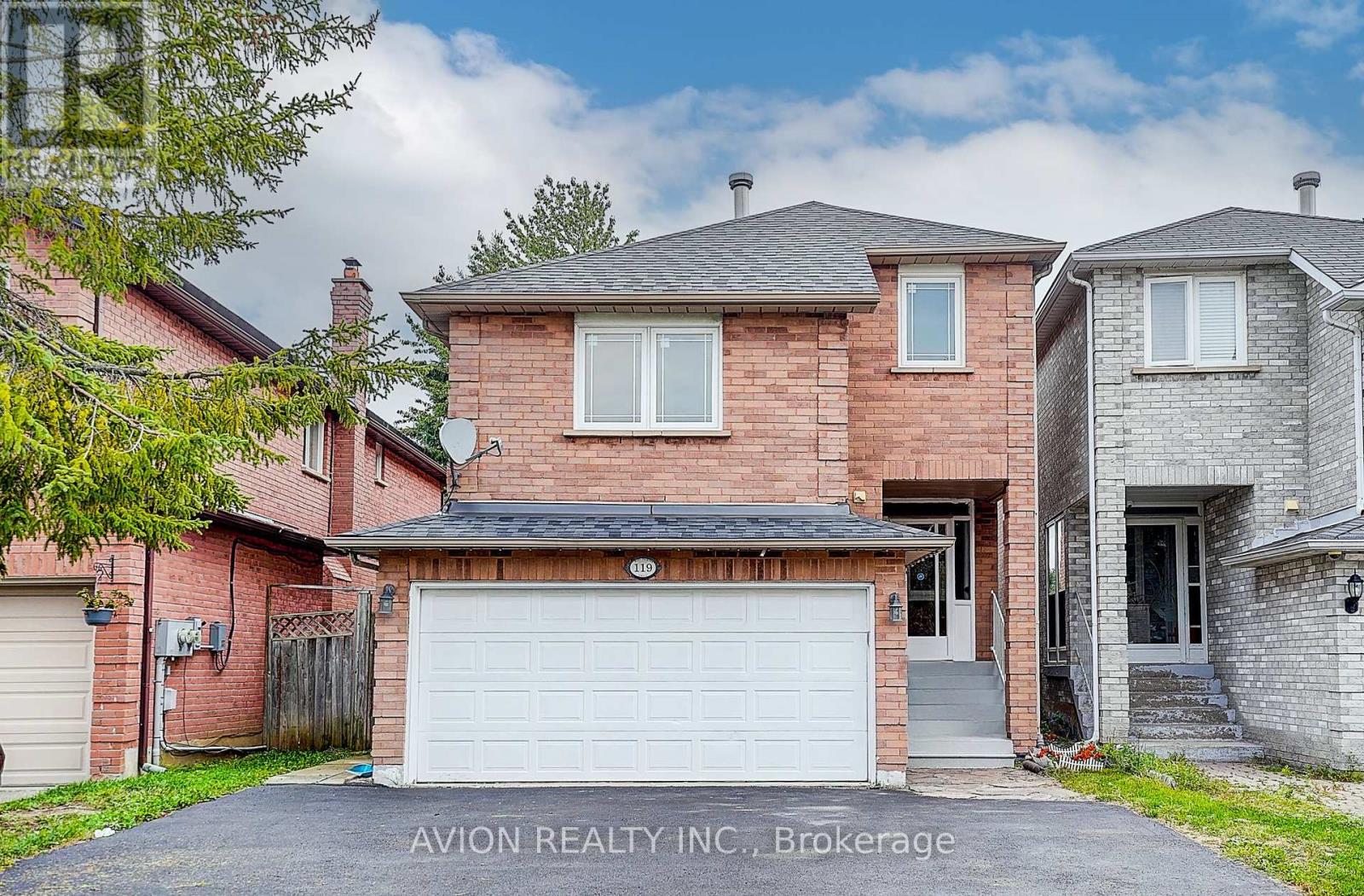 119 Mary Pearson Dr, Markham, ON L3S 3E9