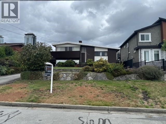 1115 Madore Ave, Coquitlam, BC V3K 3C1