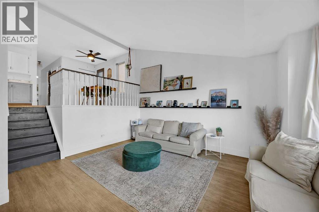 91 Shawglen Way SW, Calgary, AB T2Y 1Y9