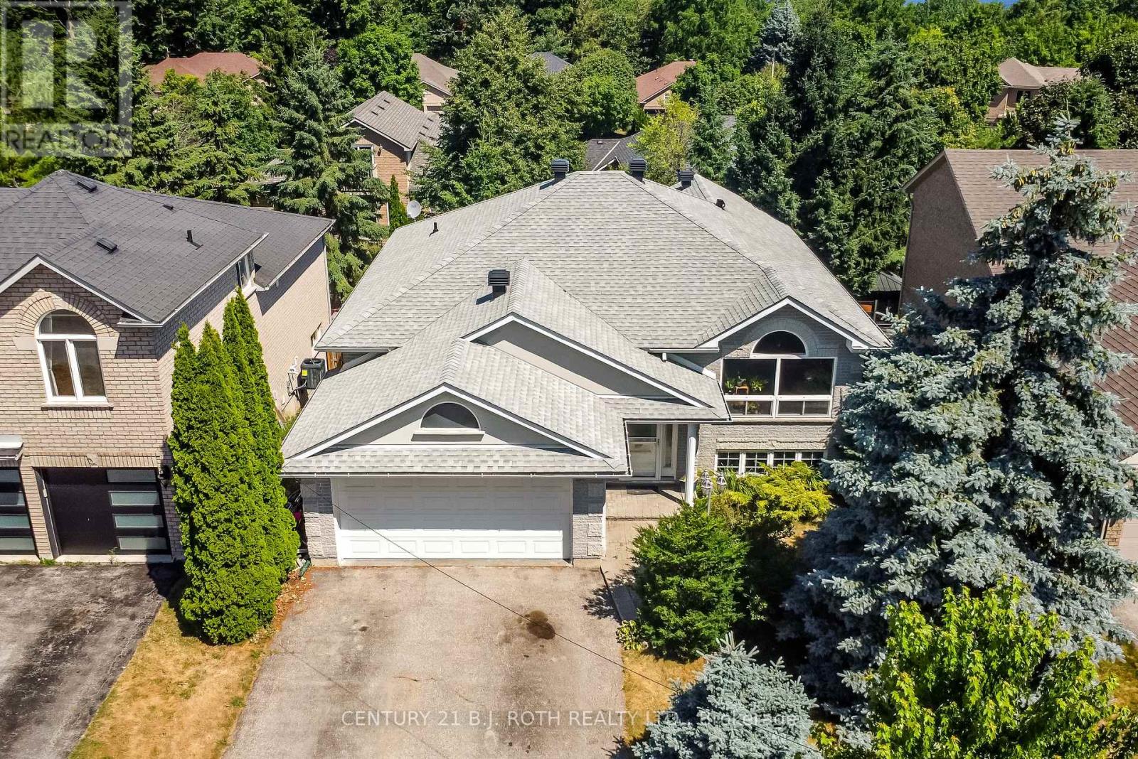 55 Bloxham Pl, Barrie, ON L4N 9K2