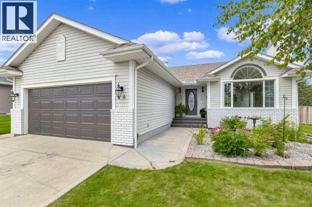 74 Perry Dr, Sylvan Lake, AB T4S 1K4