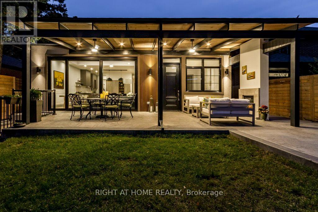 118 Martin Grove Rd, Toronto, ON M9B 4K5