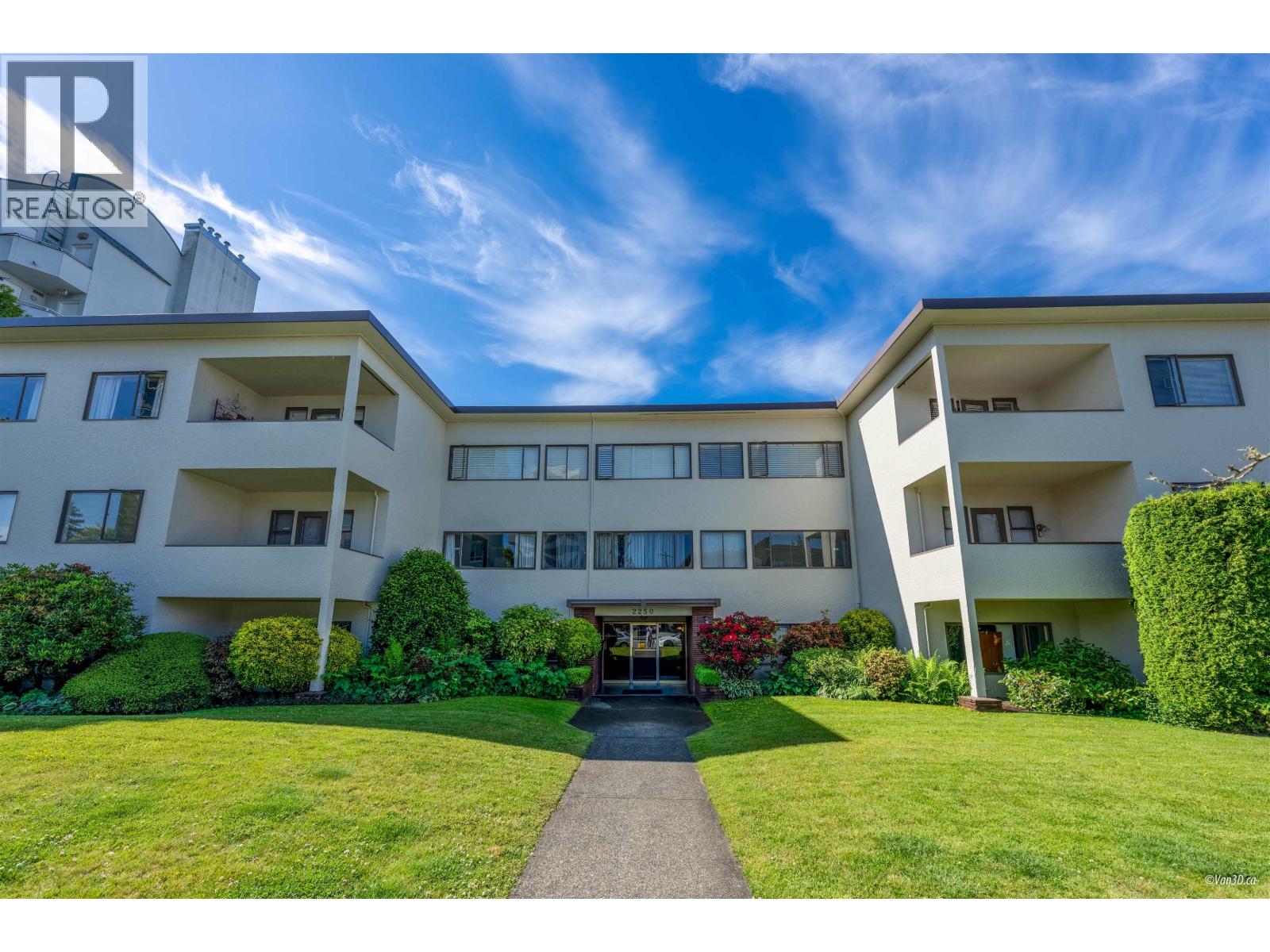 2250 W 43rd Avenue Unit 105, Vancouver, BC V6M 2E3