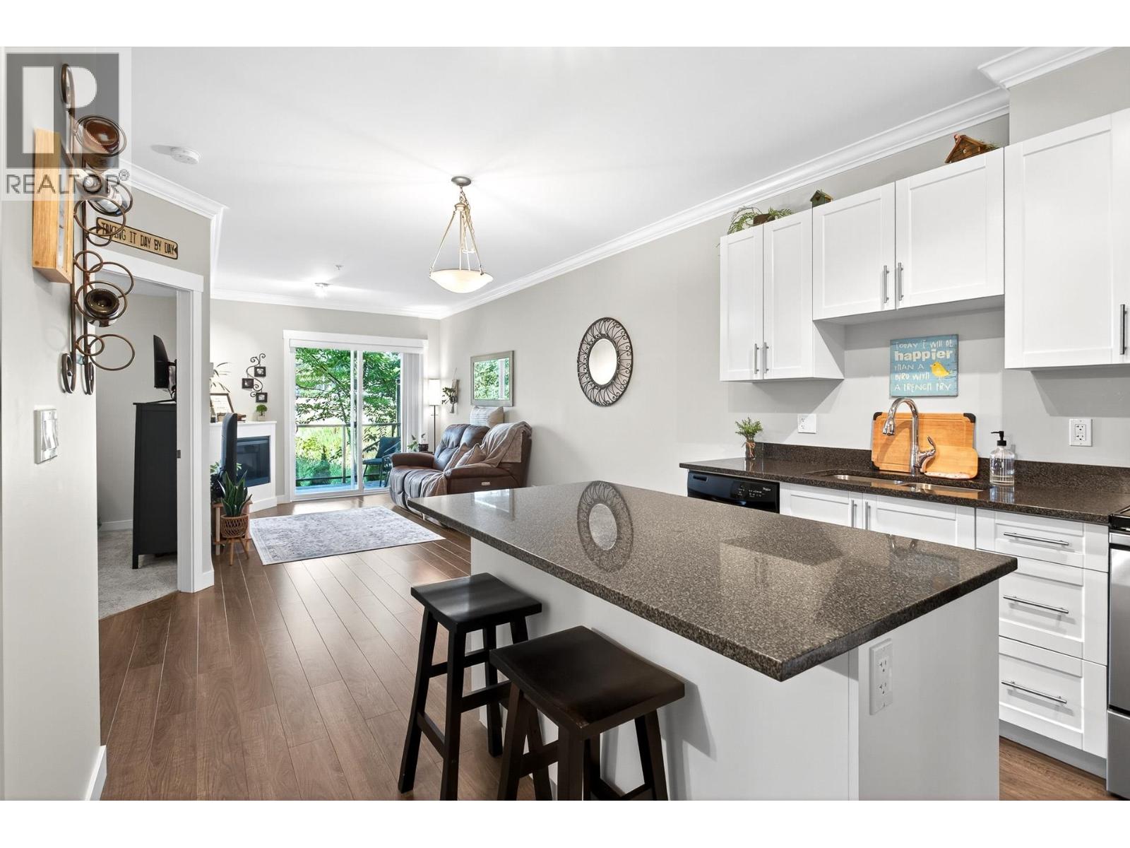 11580 223 Street Unit 202, Maple Ridge, BC V2X 9H1