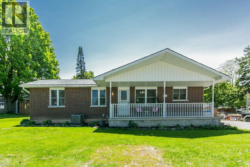 62 Queen St, Huron East, ON N0G 1H0