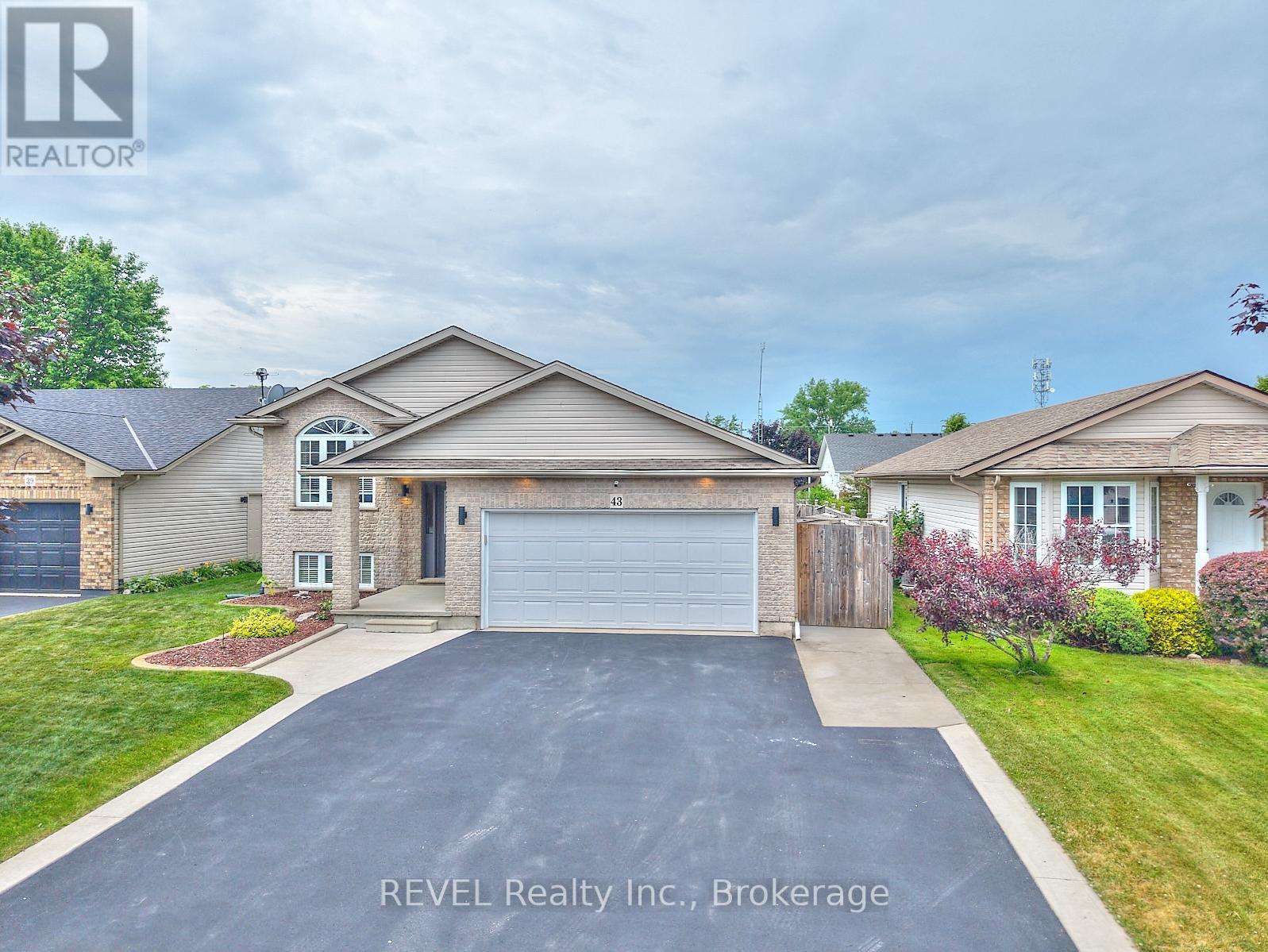 43 Rochelle Cres, Fort Erie, ON L0S 1N0