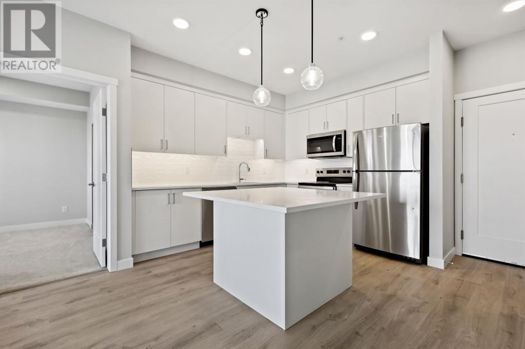 660 Shawnee Square Sw Unit 104, Calgary, AB T2Y 2N6
