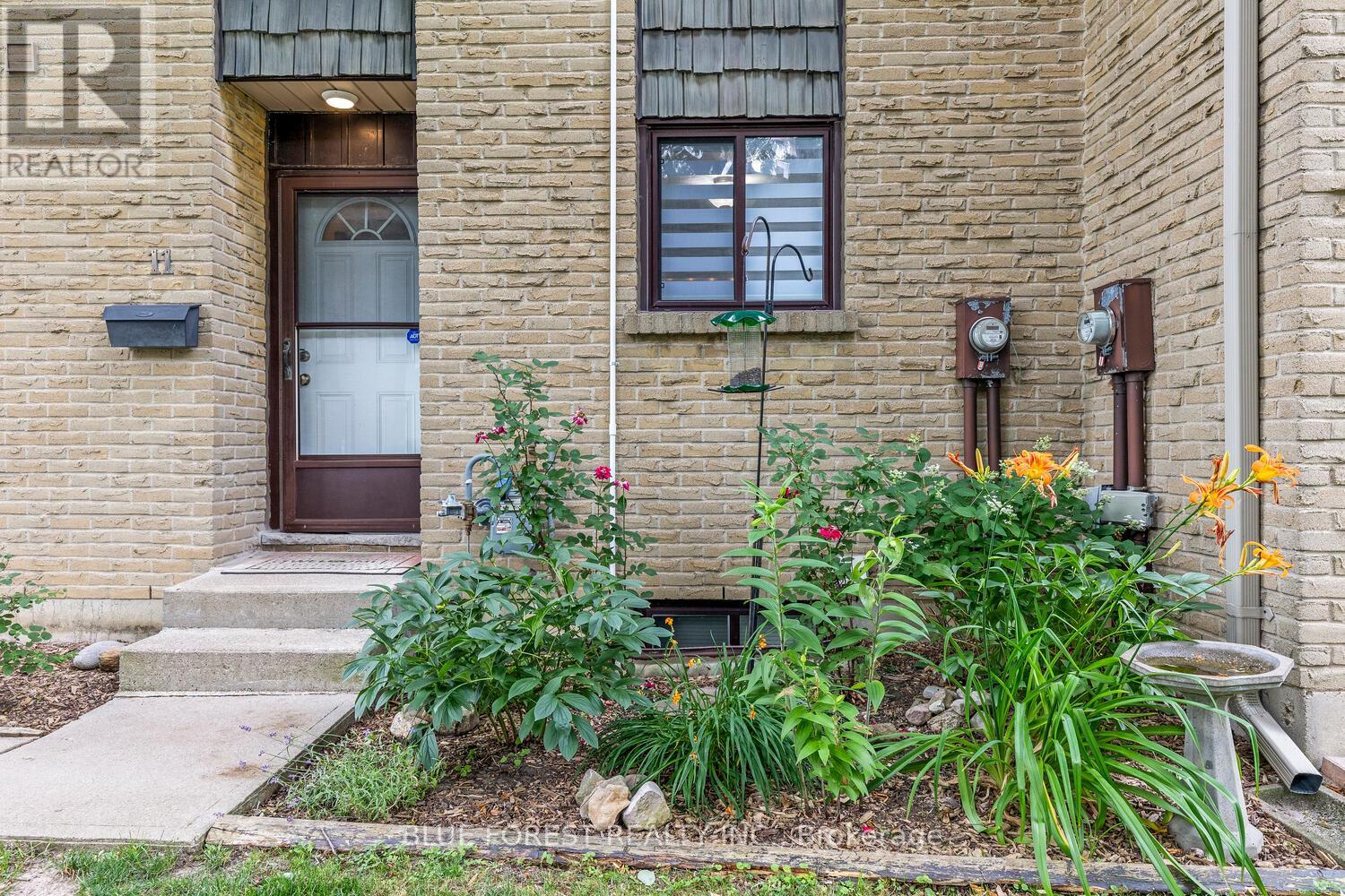 11 460 Southdale Rd E, London, ON N6C 6B4