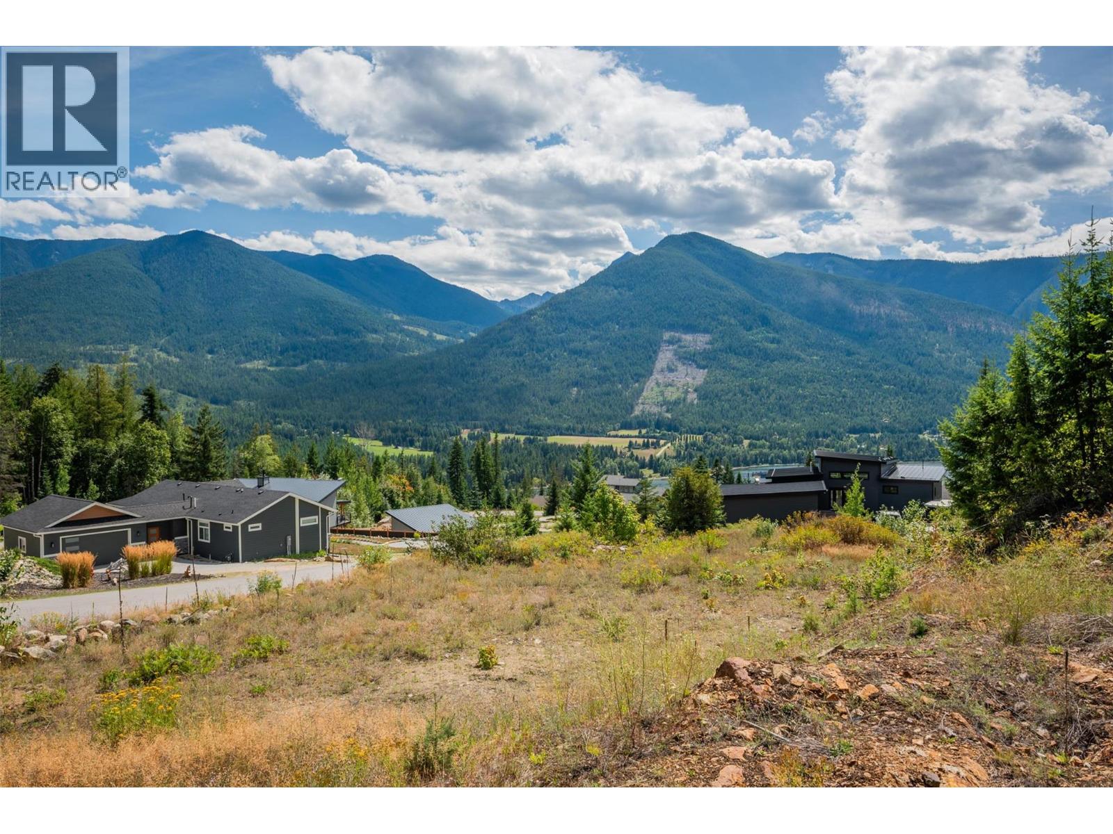 431 Buriview Dr, Nelson, BC V1L 6W6