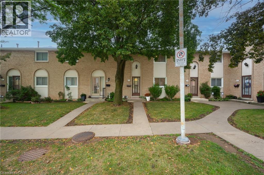 151 Gateshead Crescent Unit 29, Hamilton, ON L8G 3W1