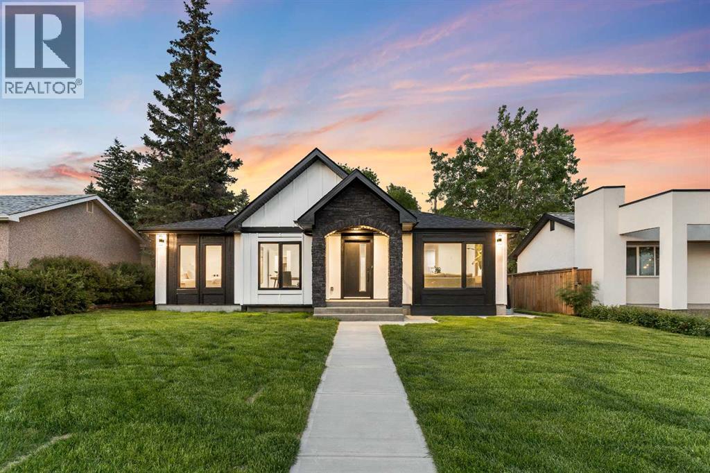 45 Street Sw Unit 4940, Calgary, AB T3E 3W4