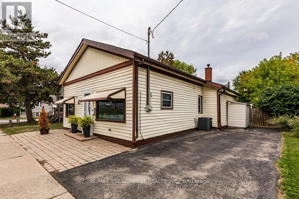 4671 Ferguson St, Niagara Falls, ON L2E 2Z3