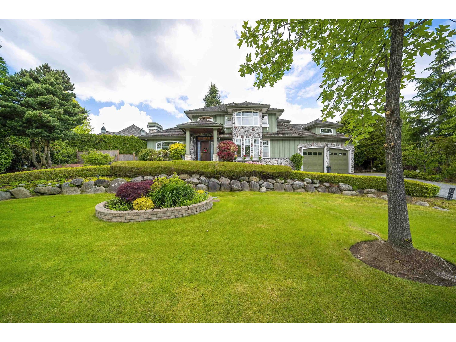 3389 Canterbury Dr, Surrey, BC V3Z 0G8