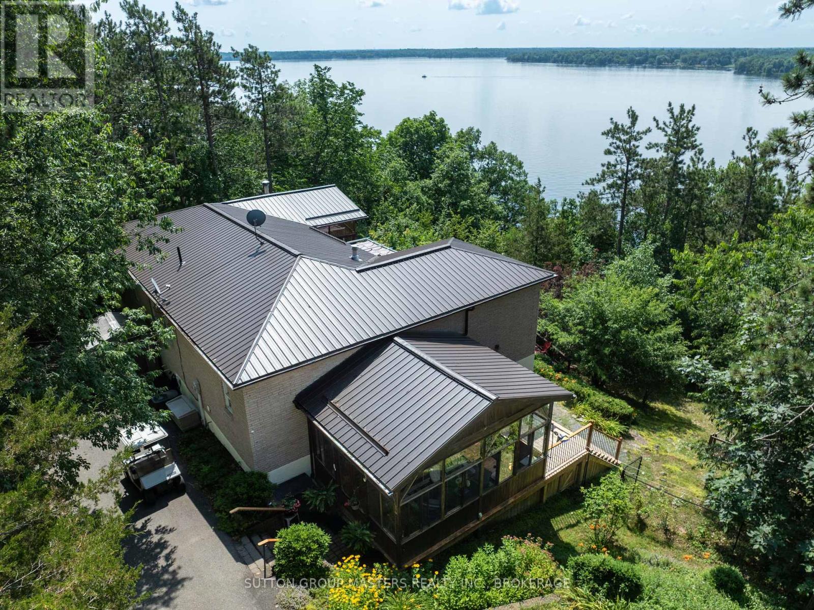 715 N Shore Rd, Rideau Lakes, ON K0G 1X0