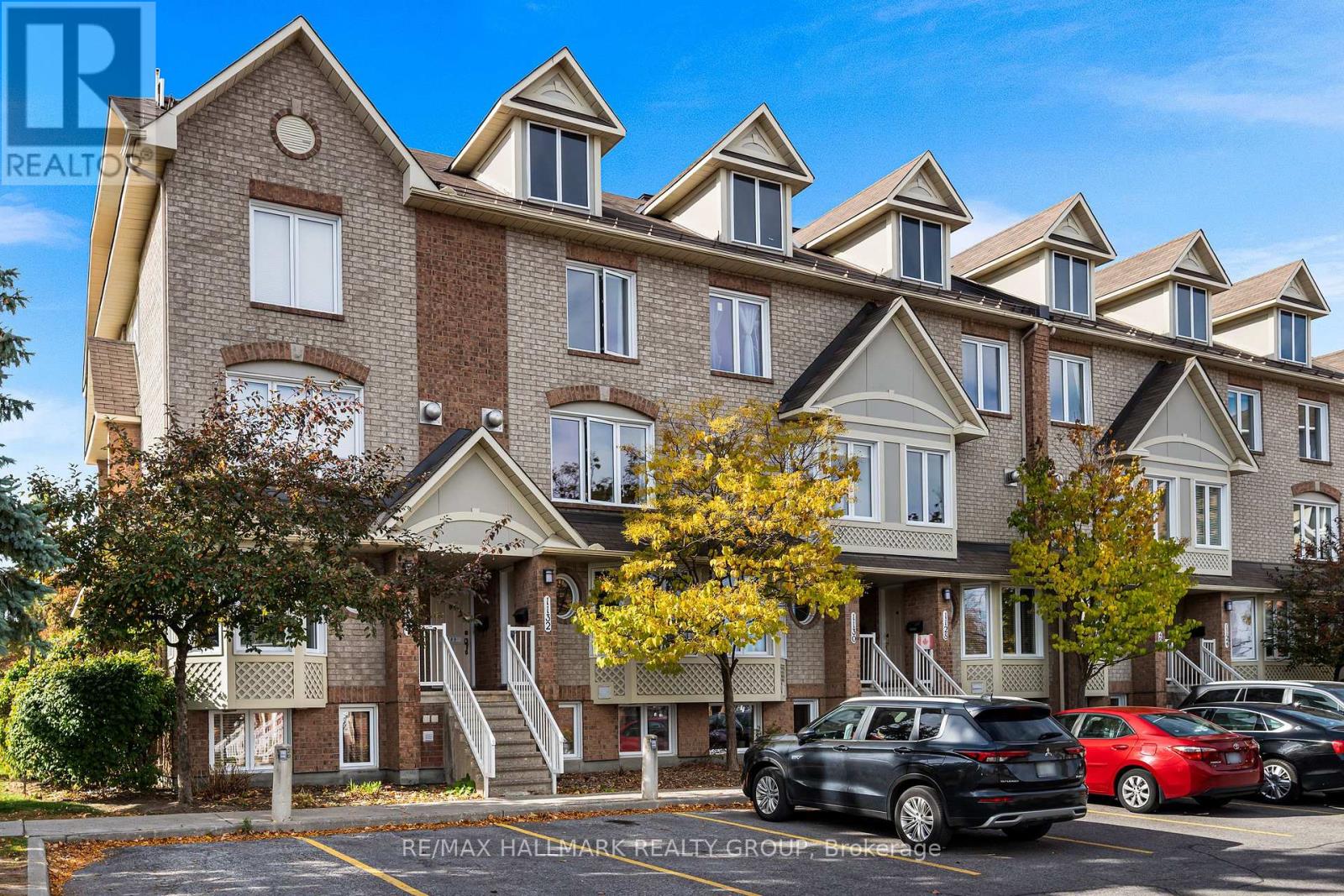 1133 Gablefield Private, Ottawa, ON K1J 1E4