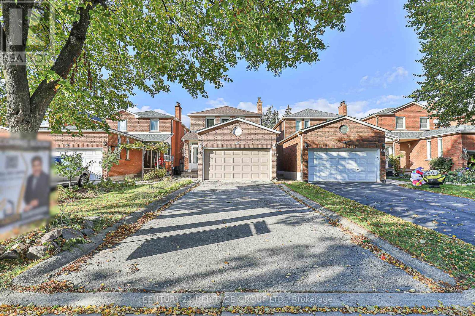 32 Mountfield Cres, Vaughan Brownridge, ON L4J 7E8