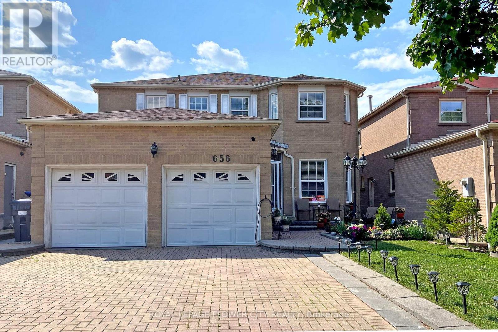 656 Esprit Cres, Mississauga Hurontario, ON L5R 3B9