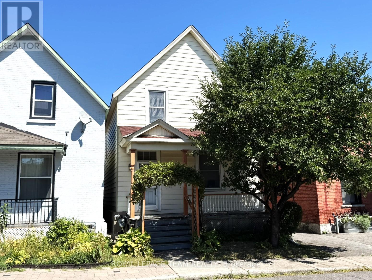 235 Cambridge St N, Ottawa, ON K1R 7B5