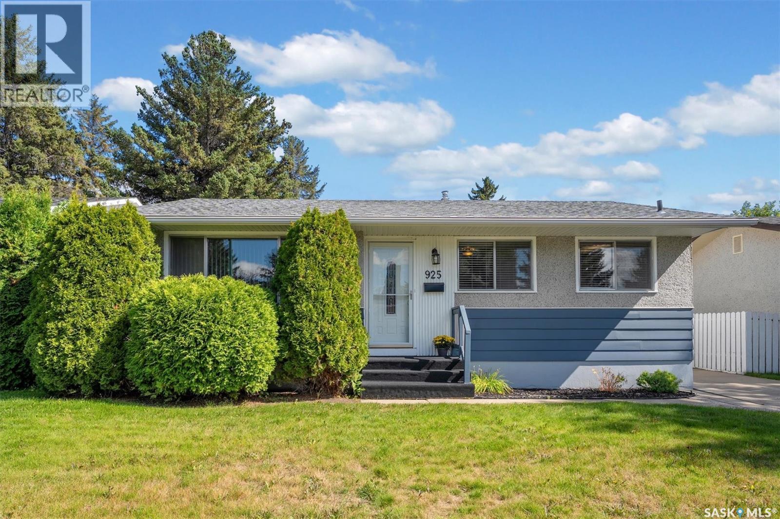 925 East Ctr, Saskatoon, SK S7J 2Z9