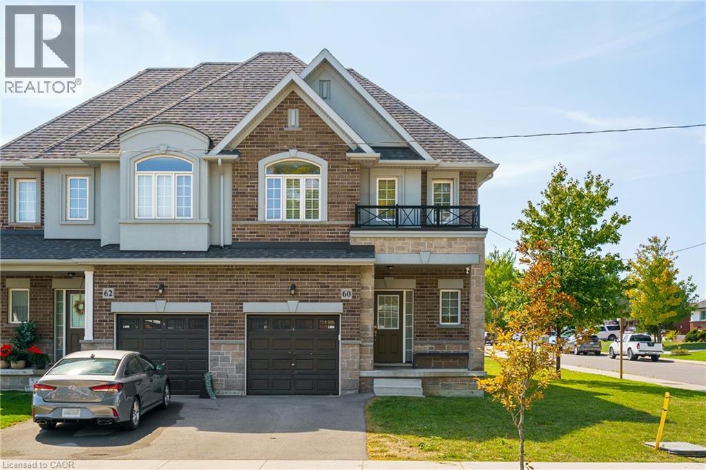 60 Bobolink Rd, Hamilton, ON L9A 2P5