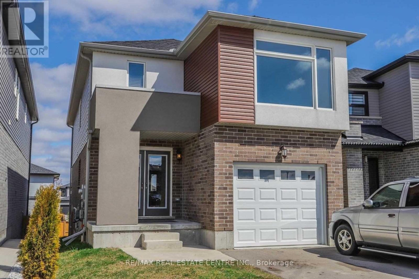 1890 Foxridge Cres, London, ON N6G 5B4