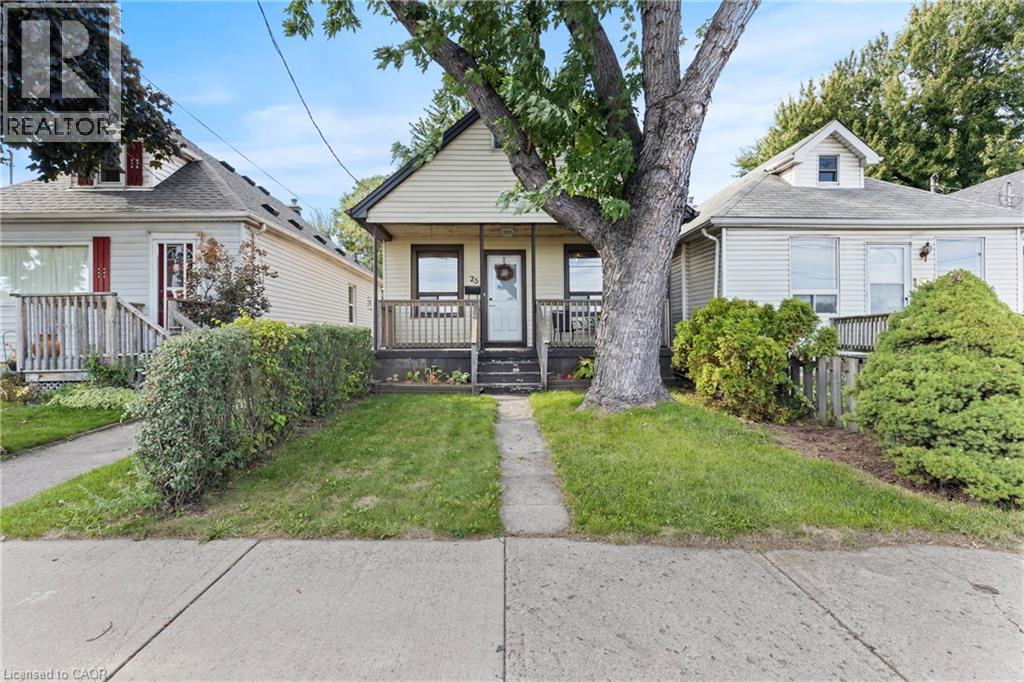 25 Mckinstry St, Hamilton, ON L8L 6C2