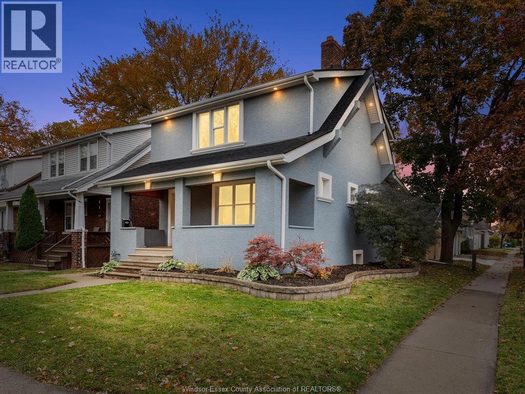 425 Hanna St W, Windsor, ON N8X 1E5